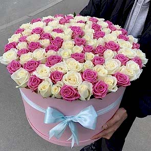 Композиция из 101 розы - Ягода малина