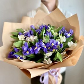 Букет из ирисов и альстромерии - Карамель
